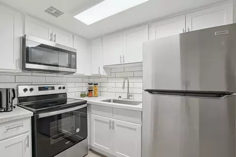 2240 W University Dr, Mesa, AZ 85201