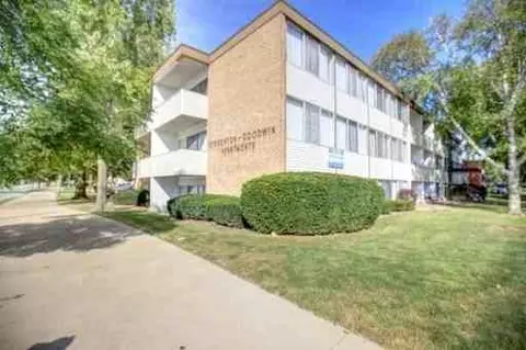 Stoughton - Goodwin Apts, Urbana, IL 61801