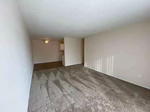 700 Evergreen Dr, Burnsville, MN 55337