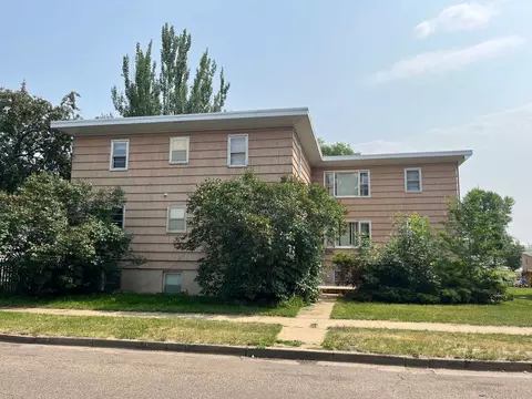 550 1st St E, Dickinson, ND 58601