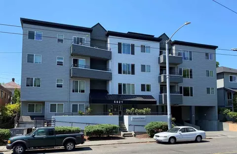 5021 Brooklyn Ave NE, Seattle, WA 98105