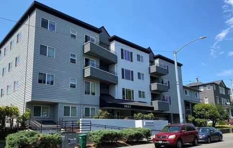 5021 Brooklyn Ave NE, Seattle, WA 98105