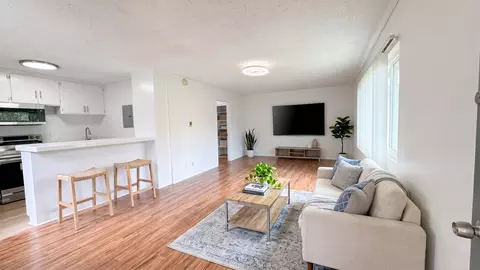 20353 Saticoy St, Los Angeles, CA 91306