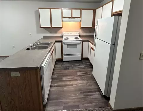2021 SE Massachusetts Ave, Topeka, KS 66607