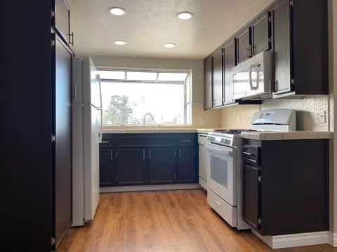 801 Hillside Ter, Vista, CA 92084
