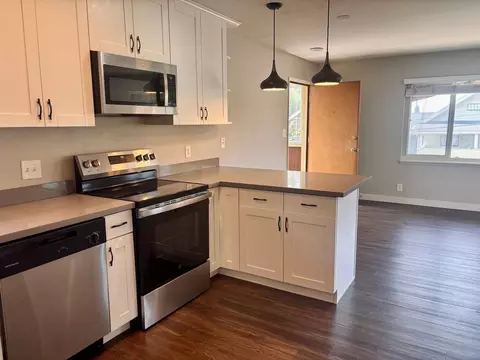401 N 43rd St, Seattle, WA 98103