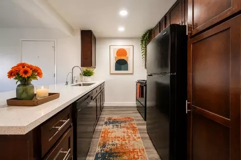 311 Weston Cir, Vista, CA 92083