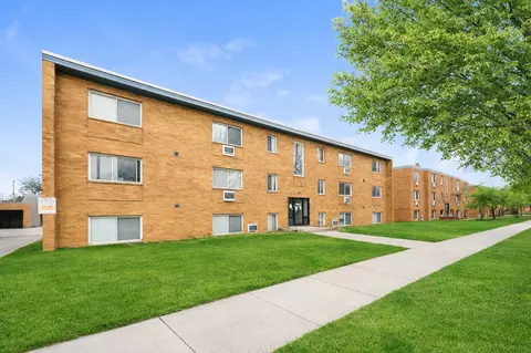 4072 Fulton Rd, Cleveland, OH 44144