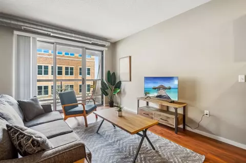 Portland Ave, Minneapolis, MN 55401