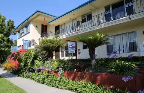 402 Montana Ave, Santa Monica, CA 90403