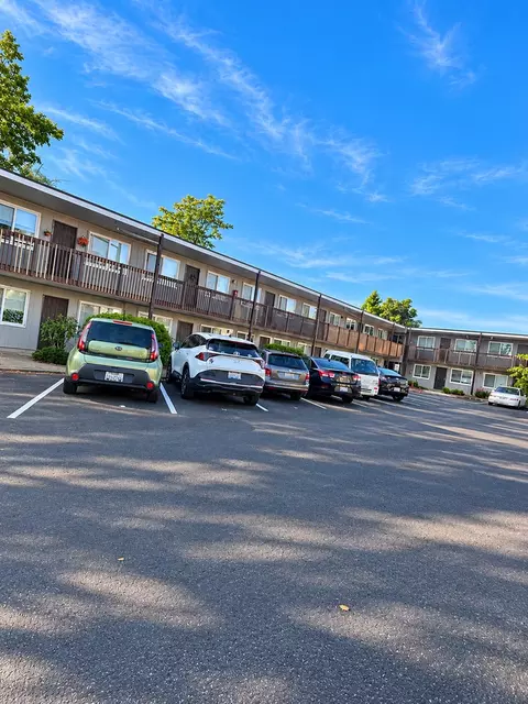 1806 E Fourth Plain Blvd, Vancouver, WA 98661