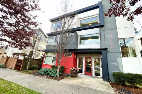 155 17th Ave, Seattle, WA 98122
