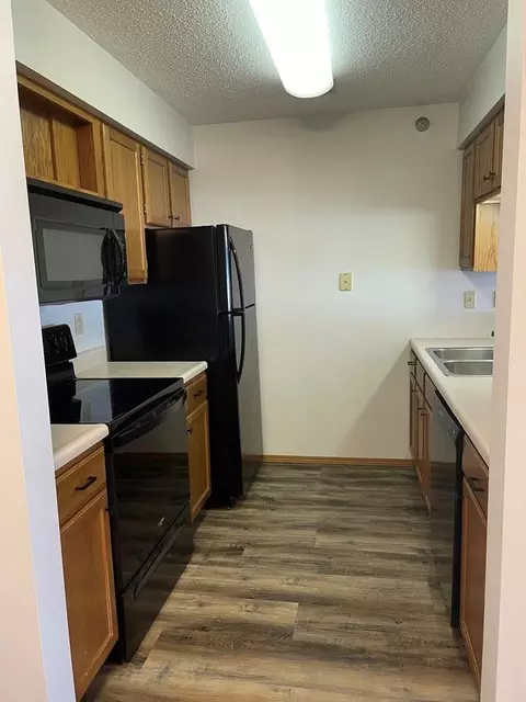 909 E 14th St, Sioux Falls, SD 57104