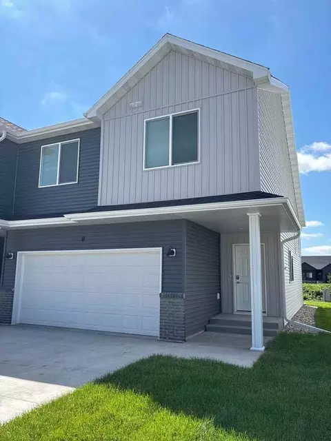 950 61st Ave W - 5837 James Dr W, West Fargo, ND 58078