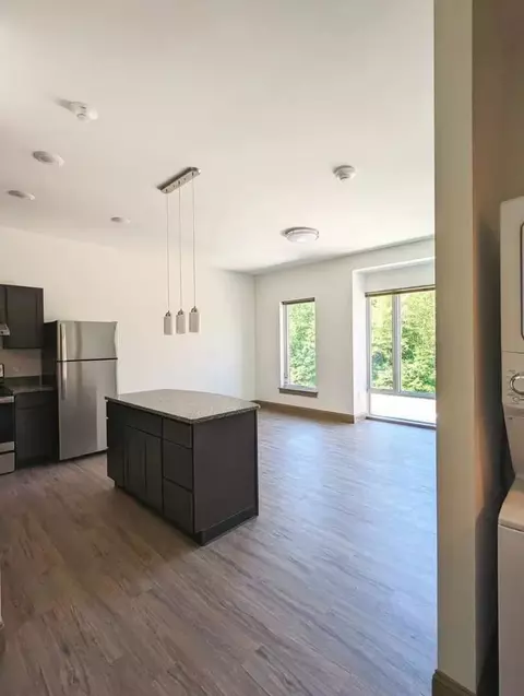 133 S East St, Amherst, MA 01002