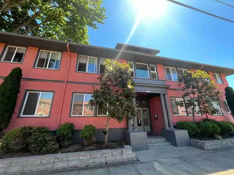 2500 NE Hoyt St, Portland, OR 97232