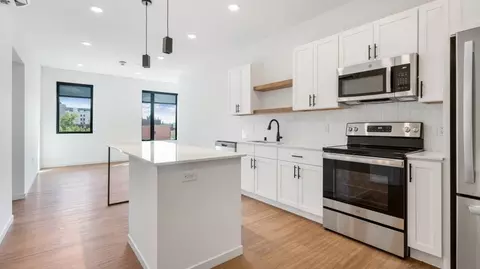 100 N Farwell St, Eau Claire, WI 54703