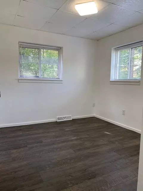 303 Vincennes Ave, Oakdale, PA 15071