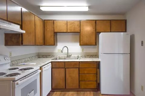 221 NE Birch Ave, College Place, WA 99324