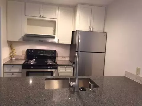 1011 SW 149th St, Burien, WA 98166