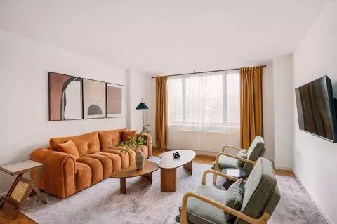 350 W 43rd St, New York, NY 10036
