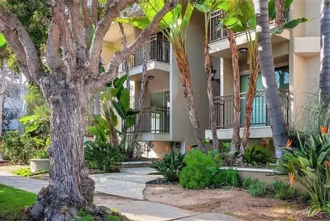8219 Redlands St, Los Angeles, CA 90293