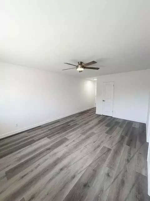 2010 S Garth Ave, Los Angeles, CA 90034 photo 3