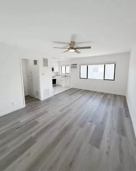 2010 S Garth Ave, Los Angeles, CA 90034 photo 7