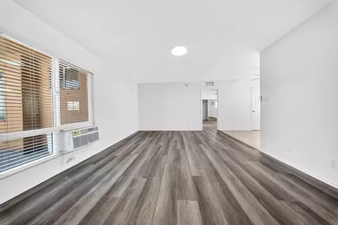 2010 S Garth Ave, Los Angeles, CA 90034 photo 26