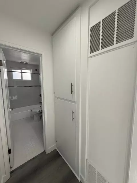2010 S Garth Ave, Los Angeles, CA 90034 photo 27