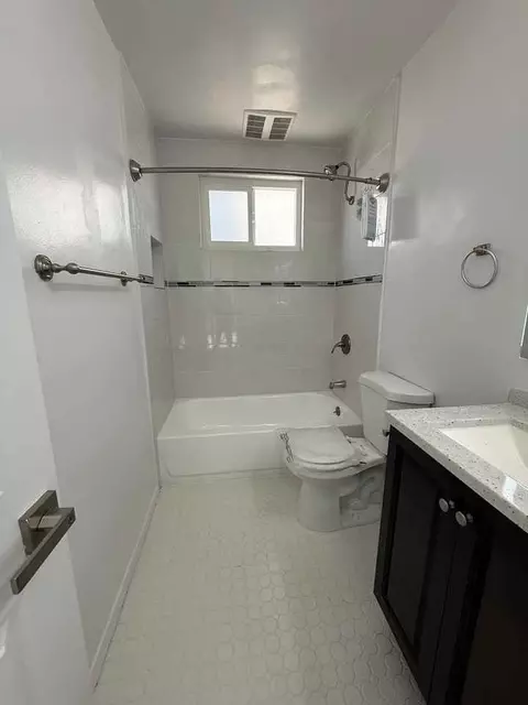 2010 S Garth Ave, Los Angeles, CA 90034 photo 33