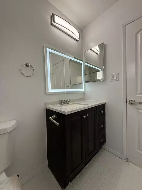 2010 S Garth Ave, Los Angeles, CA 90034 photo 37