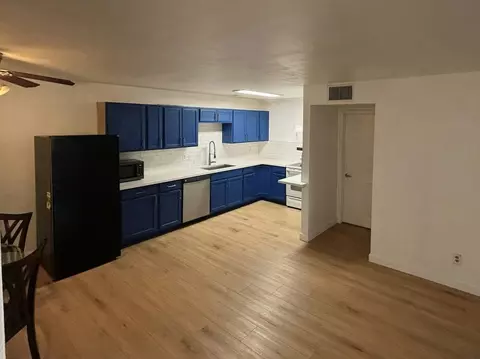 17552 Vandenberg Ln, Tustin, CA 92780