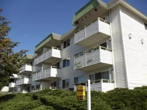 5656 California Ave SW, Seattle, WA 98136