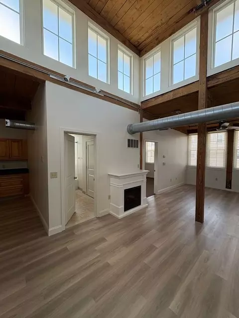 7 Marble St, Whitman, MA 02382