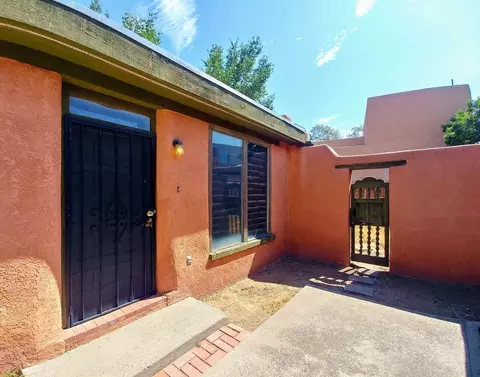 3726 11th St NW, Albuquerque, NM 87107