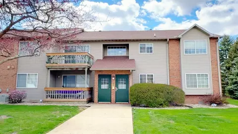 1203 Wesley Ave, Savoy, IL 61874