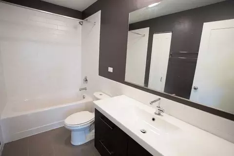 4850 S Drexel Blvd, Chicago, IL 60615 photo 4