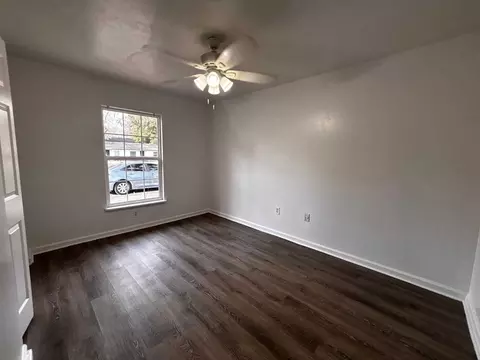 911 SW 59th Ter, Gainesville, FL 32607 photo 2