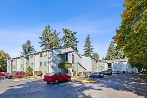 17439 SE Stark St, Portland, OR 97233