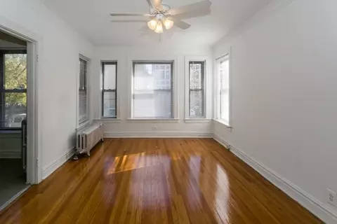 1101 E Hyde Park Blvd, Chicago, IL 60615