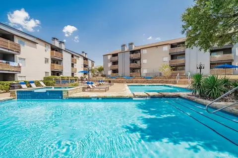 9911 Whitehurst Dr, Dallas, TX 75243 photo 3