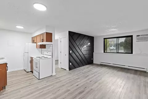 4214 Hubbell Ave, Des Moines, IA 50317