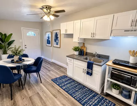 811 E 9th St, Long Beach, CA 90813