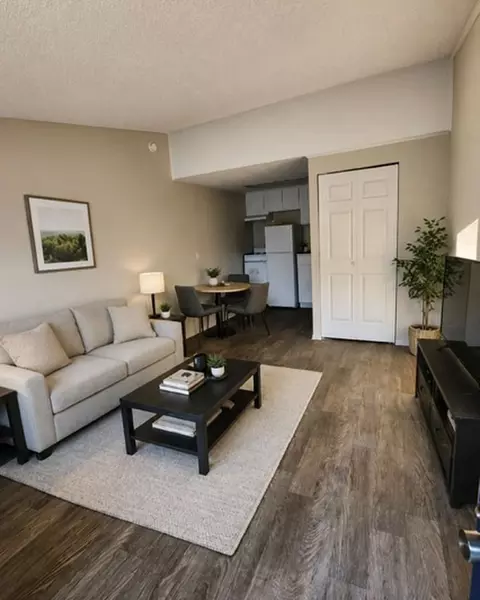 100 Woodcliff Dr NW, Lilburn, GA 30047