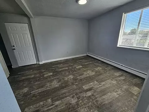 1666 Clinton St, Aurora, CO 80010