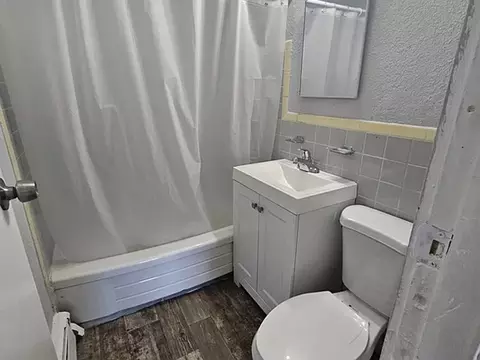 1666 Clinton St, Aurora, CO 80010
