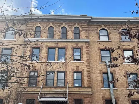 303 Greenup St, Covington, KY 41011