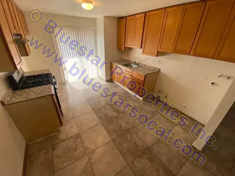 20475 Thunderbird Rd, Apple Valley, CA 92307 photo 2