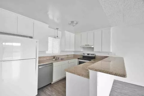 682 4th St, Hermosa Beach, CA 90254 photo 5